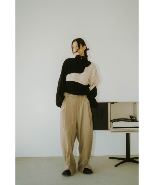 Knuth Marf（クヌースマーフ）の「front slit pants(unisex)（その他パンツ・レディース・グレイッシュベージュ・SMALL）」の4枚目の写真