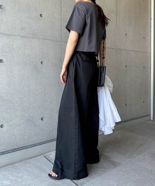 andme(アンドミー)の「ツイルタックチノワイドパンツ(チノパンツ・レディース・ベージュ/ブラック・M/L)」の9枚目の写真