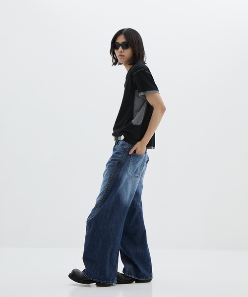 NVRFRGT(ネヴァーフォーゲット)の「別注 3D TWISTED WIDE LEG FADED JEANS(デニムパンツ・メンズ・インディゴブルー・1/2)」の13枚目の写真