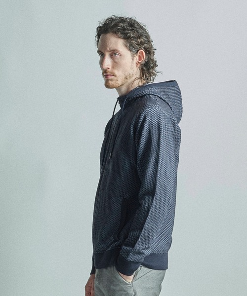 MEN'S BIGI（メンズビギ）の「ハニカムニット ジップパーカー（パーカー・メンズ・ネイビー/ブラック系その他・01/03/02）」の9枚目の写真