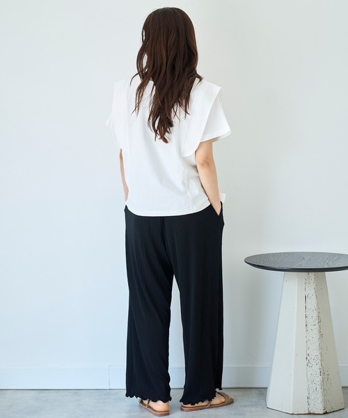 mil(ミル)の「ラッフルショルダーTシャツ 【コットン100%】 【587138】(Tシャツ/カットソー・レディース・オフホワイト/チャコールグレー/ブラウン・ONE SIZE)」の7枚目の写真