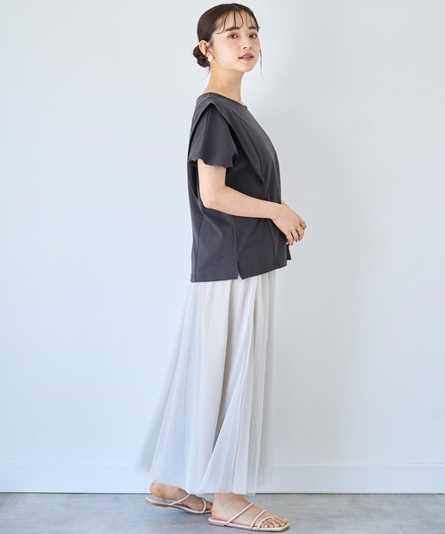 mil(ミル)の「ラッフルショルダーTシャツ 【コットン100%】 【587138】(Tシャツ/カットソー・レディース・オフホワイト/チャコールグレー/ブラウン・ONE SIZE)」の19枚目の写真