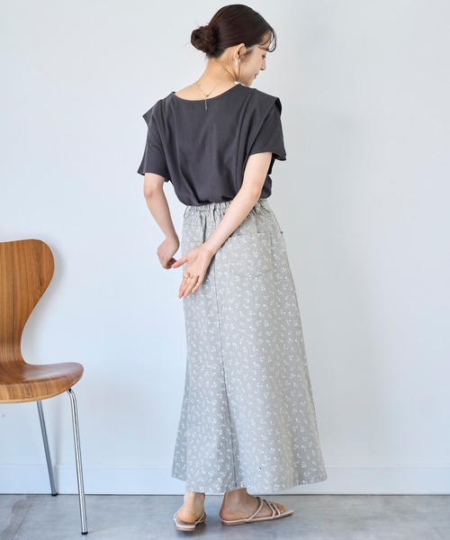 mil(ミル)の「ラッフルショルダーTシャツ 【コットン100%】 【587138】(Tシャツ/カットソー・レディース・オフホワイト/チャコールグレー/ブラウン・ONE SIZE)」の15枚目の写真