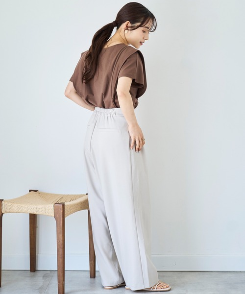 mil(ミル)の「ラッフルショルダーTシャツ 【コットン100%】 【587138】(Tシャツ/カットソー・レディース・オフホワイト/チャコールグレー/ブラウン・ONE SIZE)」の11枚目の写真