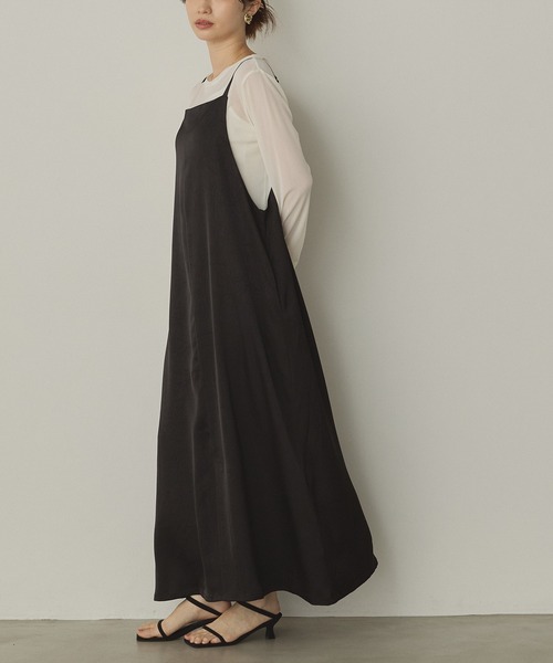 hunch（ハンチ）の「前後2WAY ワッシャーサテン キャミワンピース（ワンピース・レディース・ダークブラウン/ダークネイビー/ブラック・FREE）」の5枚目の写真