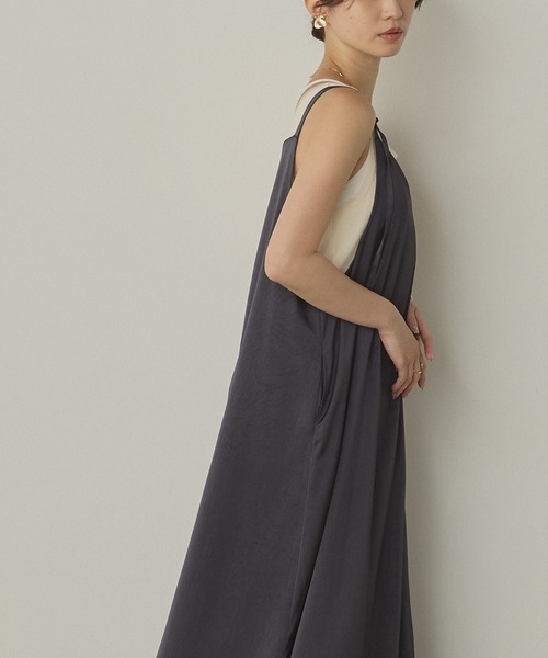 hunch（ハンチ）の「前後2WAY ワッシャーサテン キャミワンピース（ワンピース・レディース・ダークブラウン/ダークネイビー/ブラック・FREE）」の22枚目の写真