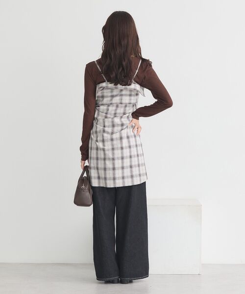 earth music&ecology（アースミュージックアンドエコロジー）の「クルーネックシアーテレコプルオーバー（Tシャツ/カットソー・レディース・オフホワイト/ブラウン/ピンク/ブラック・FREE）」の19枚目の写真