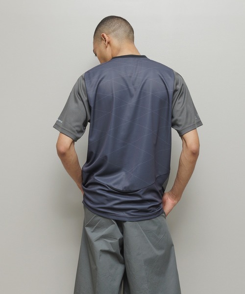 UMBRO(アンブロ)の「BAL/UMBRO LS SOCCER JERSEY(Tシャツ/カットソー・メンズ・チャコール/グレー・3/2/1)」の5枚目の写真