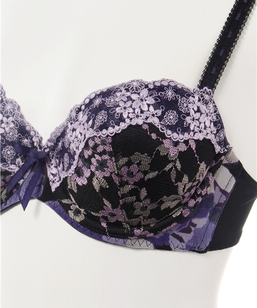 AMOSTYLE BY Triumph（アモスタイルバイトリンプ）の「 夢みるブラ＆ショーツセット【ABCDカップ】（3/4カップブラ） AMST1065 WHU + Hikini（ブラ&ショーツ・レディース・ブラック×パープル/ホワイト×イエロー/グリーン×ピンク/ローズ/スカイブルー/ベビーピンク・B65/A70/C75/D75/C80/B70/D70/D80/A75/D65/C70/B75/C65）」の10枚目の写真