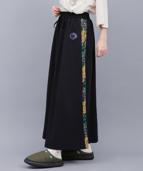 チチカカ（チチカカ）の「ドライ軽量ストレッチＵＶラインスカート（スカート・レディース・その他1/カーキ/ブラック・FREE）」の2枚目の写真