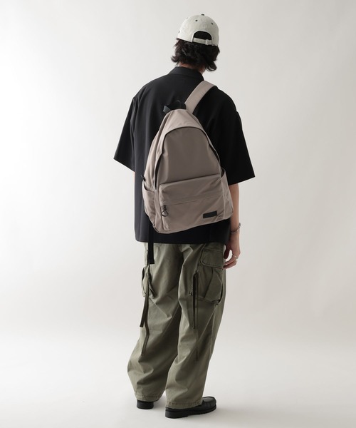 UNIVERSAL OVERALL（ユニバーサルオーバーオール）の「【UNIVERSAL OVERALL】別注デイパック/バックパック（バックパック/リュック・メンズ・ブラック/ベージュ系その他2・FREE）」の8枚目の写真