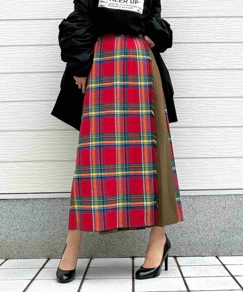Q(キュー)の「タータンチェックラップスカート(スカート・レディース・レッド系その他/ブルー系その他・MEDIUM)」の2枚目の写真
