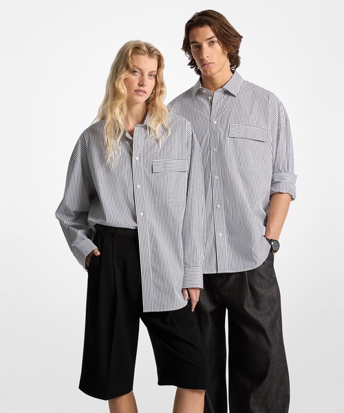 MICHAEL KORS(マイケルコース)の「ユニセックス オーバーサイズ ストライプ ストレッチコットン ポプリン シャツ(シャツ/ブラウス・メンズ・ブラック系その他・S/M/L/XL)」の1枚目の写真