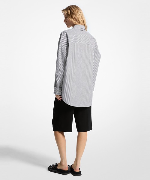 MICHAEL KORS(マイケルコース)の「ユニセックス オーバーサイズ ストライプ ストレッチコットン ポプリン シャツ(シャツ/ブラウス・メンズ・ブラック系その他・S/M/L/XL)」の4枚目の写真