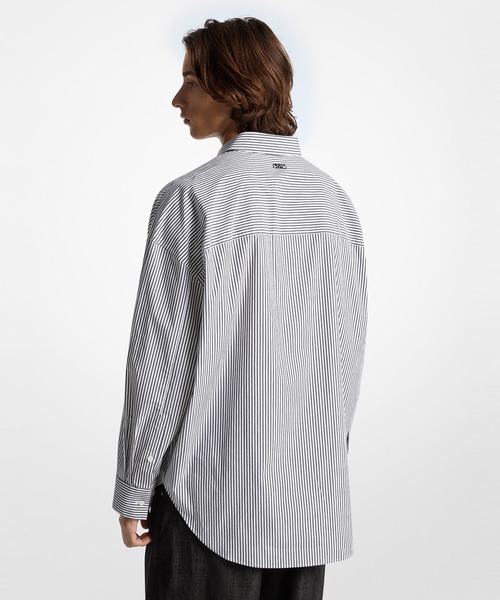 MICHAEL KORS(マイケルコース)の「ユニセックス オーバーサイズ ストライプ ストレッチコットン ポプリン シャツ(シャツ/ブラウス・メンズ・ブラック系その他・S/M/L/XL)」の6枚目の写真