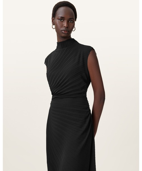 ALLSAINTS(オールセインツ)の「RAYANNA PLEATED SATIN MIDI DRESS | RAYANNA プリーツ サテン ミディ ドレス・ワンピース(ワンピース・レディース・ブラック・6/8/10/4)」の3枚目の写真