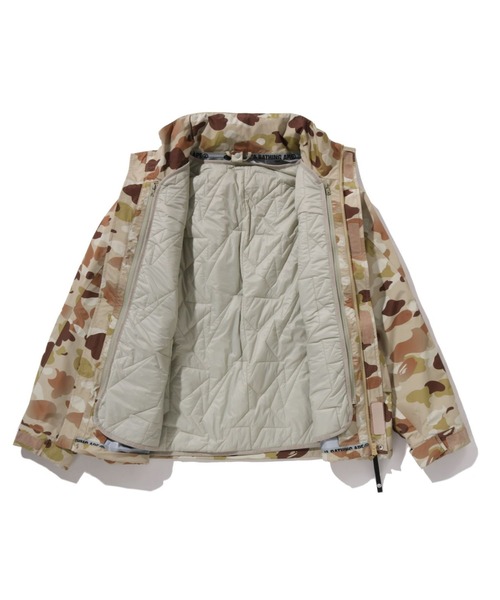 A BATHING APE(アベイシングエイプ)の「GRADATION CAMO 2 IN 1 SNOWBOARD JACKET(ミリタリージャケット・メンズ・オリーブ/ベージュ・XX-LARGE/X-LARGE/MEDIUM/SMALL/LARGE)」の9枚目の写真