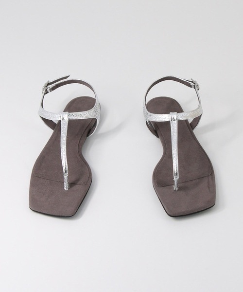 ATELIER BRUGGE（アトリエブルージュ）の「レザートングサンダル（サンダル・レディース・シルバー/ゴールド・24/23）」の21枚目の写真