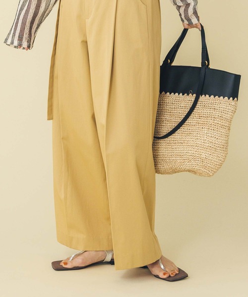 ATELIER BRUGGE（アトリエブルージュ）の「レザートングサンダル（サンダル・レディース・シルバー/ゴールド・24/23）」の5枚目の写真