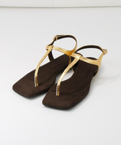 ATELIER BRUGGE（アトリエブルージュ）の「レザートングサンダル（サンダル・レディース・シルバー/ゴールド・24/23）」の22枚目の写真