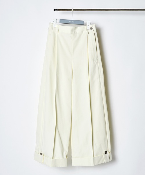 RUMCHE（ラムシェ）の「Chino Wide Pants / チノワイドパンツ（チノパンツ・レディース・ホワイト/ブラック/ベージュ・SMALL/MEDIUM）」の2枚目の写真