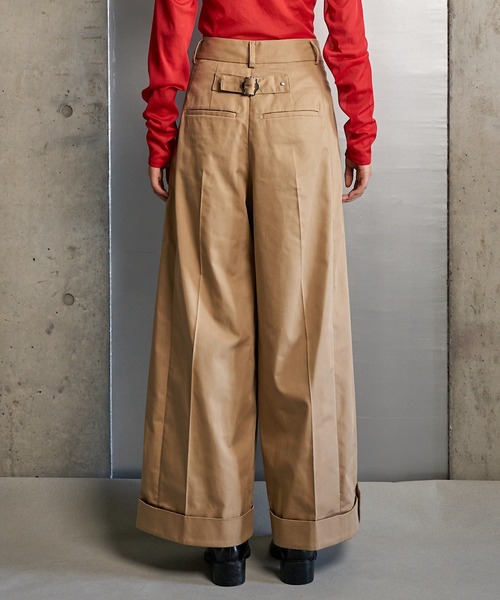 RUMCHE（ラムシェ）の「Chino Wide Pants / チノワイドパンツ（チノパンツ・レディース・ホワイト/ブラック/ベージュ・SMALL/MEDIUM）」の7枚目の写真