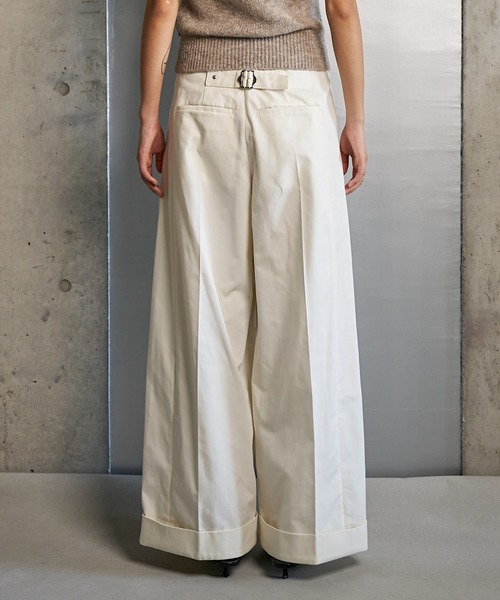 RUMCHE（ラムシェ）の「Chino Wide Pants / チノワイドパンツ（チノパンツ・レディース・ホワイト/ブラック/ベージュ・SMALL/MEDIUM）」の11枚目の写真