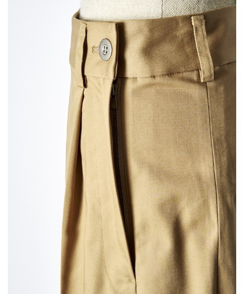 RUMCHE（ラムシェ）の「Chino Wide Pants / チノワイドパンツ（チノパンツ・レディース・ホワイト/ブラック/ベージュ・SMALL/MEDIUM）」の22枚目の写真