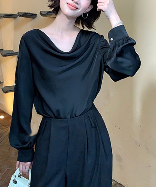 Lace Ladies(レースレディース)の「ドレープカラー オープンショルダー パール付き 長袖 ブラウス(シャツ/ブラウス・レディース・ブラック/ホワイト/アイボリー・M/XL)」の1枚目の写真