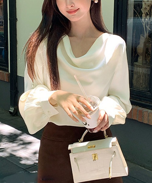 Lace Ladies(レースレディース)の「ドレープカラー オープンショルダー パール付き 長袖 ブラウス(シャツ/ブラウス・レディース・ブラック/ホワイト/アイボリー・M/XL)」の15枚目の写真