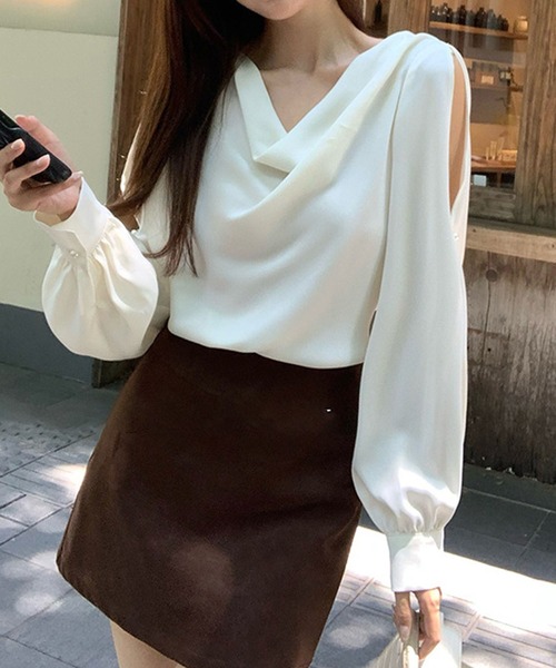 Lace Ladies(レースレディース)の「ドレープカラー オープンショルダー パール付き 長袖 ブラウス(シャツ/ブラウス・レディース・ブラック/ホワイト/アイボリー・M/XL)」の16枚目の写真