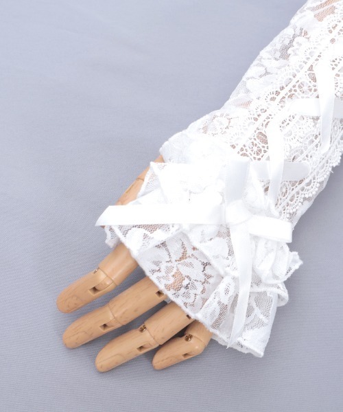 Chalmiere（シャルミエール）の「レースアップアームカバー（手袋・レディース・ホワイト/ブラック・FREE）」の13枚目の写真