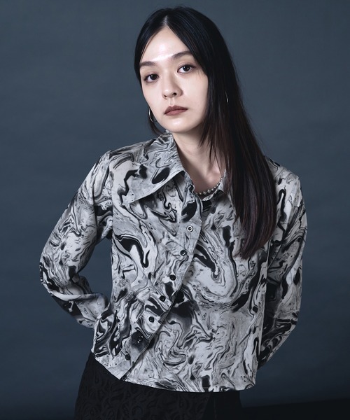 Ellno de Mavie（エルノデメヴィ）の「ロングカラーアシメウェーブシャツ（シャツ/ブラウス・レディース・ブラック/オフホワイト・FREE）」の20枚目の写真