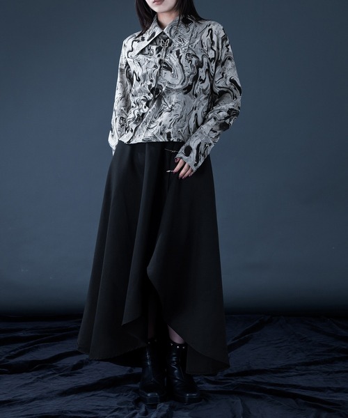 Ellno de Mavie（エルノデメヴィ）の「ロングカラーアシメウェーブシャツ（シャツ/ブラウス・レディース・ブラック/オフホワイト・FREE）」の4枚目の写真