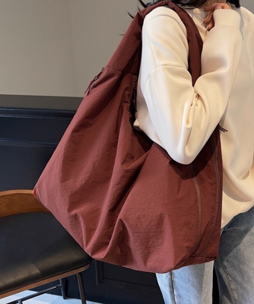 Miniministore(ミニミニストア)の「ワンショルダーバッグ大容量 ユニセックス(ショルダーバッグ・レディース・アイボリー/カーキ/ブラック/ブラウン/レッド/レンガ/イエロー/ベージュ/ネイビー・FREE)」の9枚目の写真