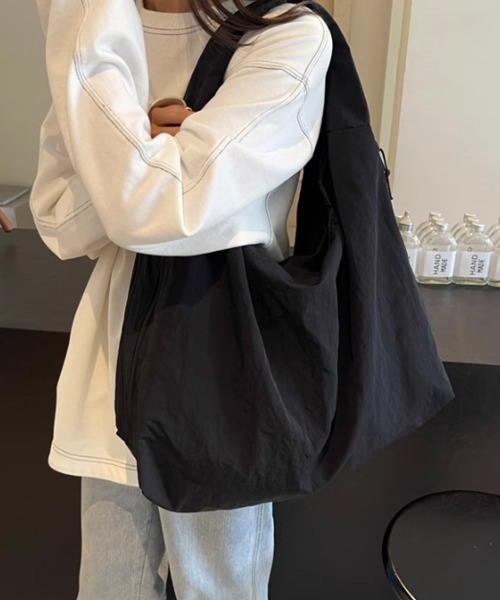 Miniministore(ミニミニストア)の「ワンショルダーバッグ大容量 ユニセックス(ショルダーバッグ・レディース・アイボリー/カーキ/ブラック/ブラウン/レッド/レンガ/イエロー/ベージュ/ネイビー・FREE)」の3枚目の写真