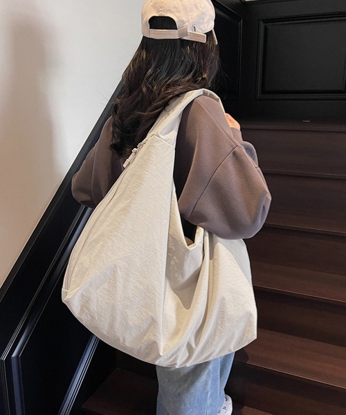 Miniministore(ミニミニストア)の「ワンショルダーバッグ大容量 ユニセックス(ショルダーバッグ・レディース・アイボリー/カーキ/ブラック/ブラウン/レッド/レンガ/イエロー/ベージュ/ネイビー・FREE)」の17枚目の写真