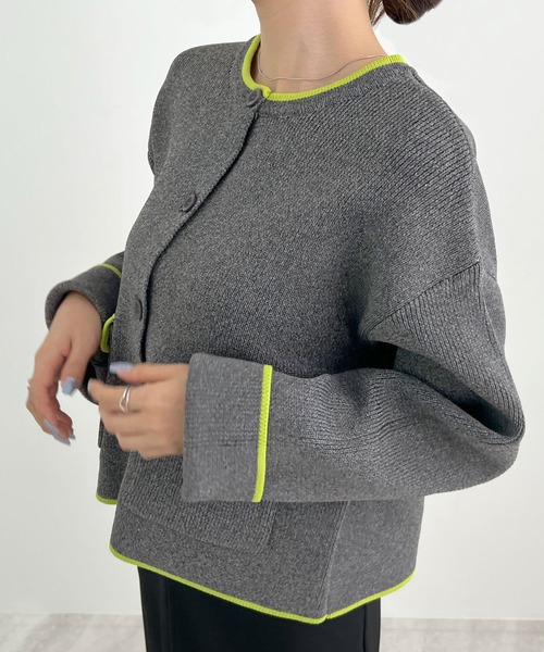 Futier land(フューティアランド)の「配色クルーネックカーディガン(カーディガン/ボレロ・レディース・ブラウン/チャコールグレー/アイボリー・FREE)」の11枚目の写真