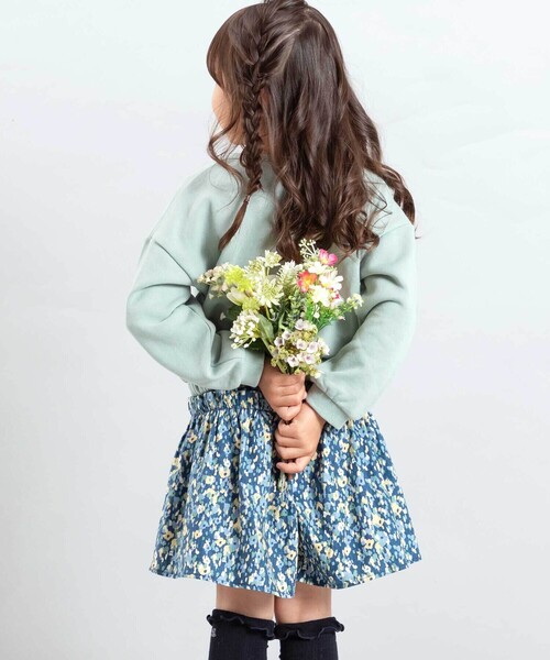 BeBe(ベベ)の「【お揃い】オンフルールフラワープリントキュロットパンツ(その他パンツ・キッズ・ブルー系その他2・110cm/140cm/120cm/130cm/150cm)」の4枚目の写真