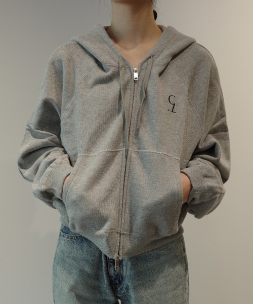 CLANE(クラネ)の「CLANE LOGO COMPACT ZIP UP HOODIE(パーカー・レディース・ホワイト/グレー/ブラック・1/2)」の3枚目の写真