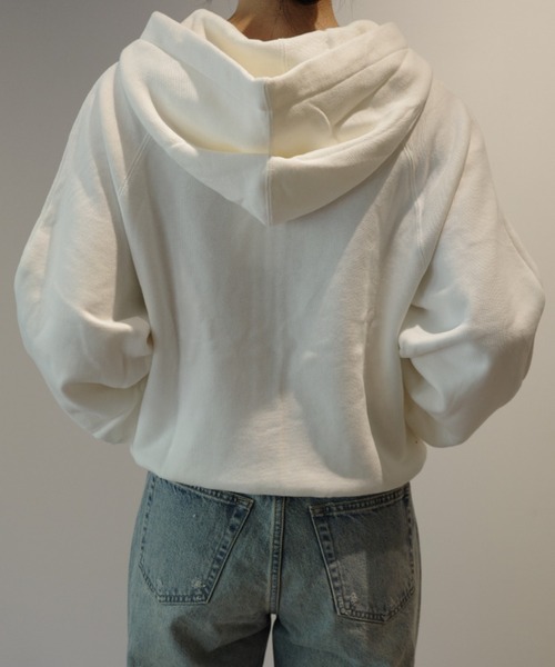 CLANE(クラネ)の「CLANE LOGO COMPACT ZIP UP HOODIE(パーカー・レディース・ホワイト/グレー/ブラック・1/2)」の4枚目の写真