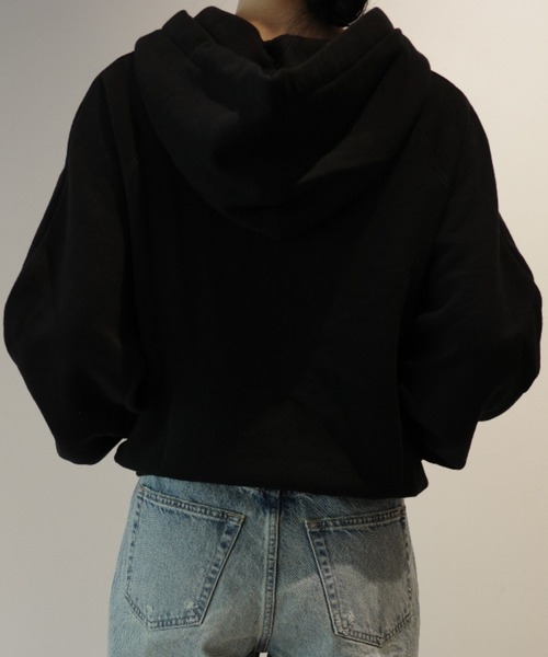 CLANE(クラネ)の「CLANE LOGO COMPACT ZIP UP HOODIE(パーカー・レディース・ホワイト/グレー/ブラック・1/2)」の5枚目の写真