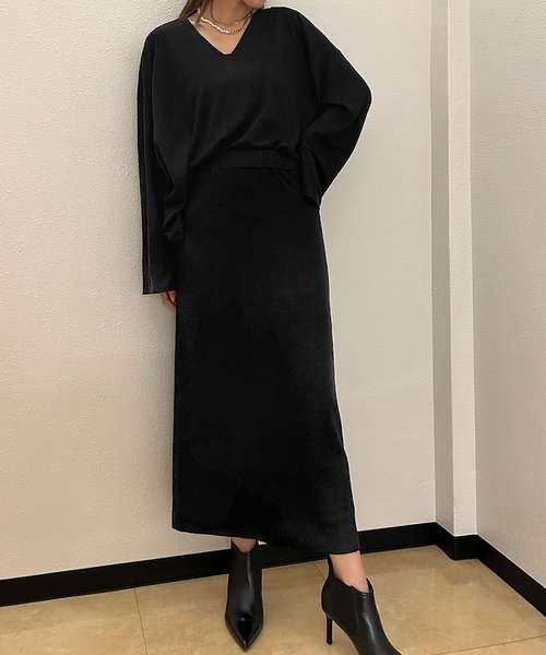 Ampirula(アンピルーラ)の「セットアップ Vネック カットソー チュニック タイトスカート ナロースカート 上下セット(セットアップ・レディース・ブラック/アイボリー・FREE)」の2枚目の写真