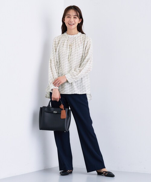 INDIVI（インディヴィ）の「【きれいめ／オフィス／イベント】フェザージャカードブラウス（シャツ/ブラウス・レディース・ブラック/ベージュ系その他/ホワイト系1・38/34/05/15 /13）」の17枚目の写真