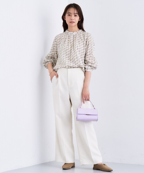 INDIVI（インディヴィ）の「【きれいめ／オフィス／イベント】フェザージャカードブラウス（シャツ/ブラウス・レディース・ブラック/ベージュ系その他/ホワイト系1・38/34/05/15 /13）」の13枚目の写真