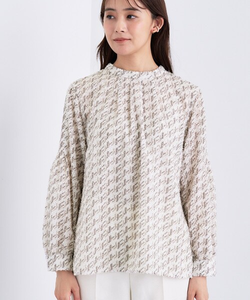 INDIVI（インディヴィ）の「【きれいめ／オフィス／イベント】フェザージャカードブラウス（シャツ/ブラウス・レディース・ブラック/ベージュ系その他/ホワイト系1・38/34/05/15 /13）」の10枚目の写真