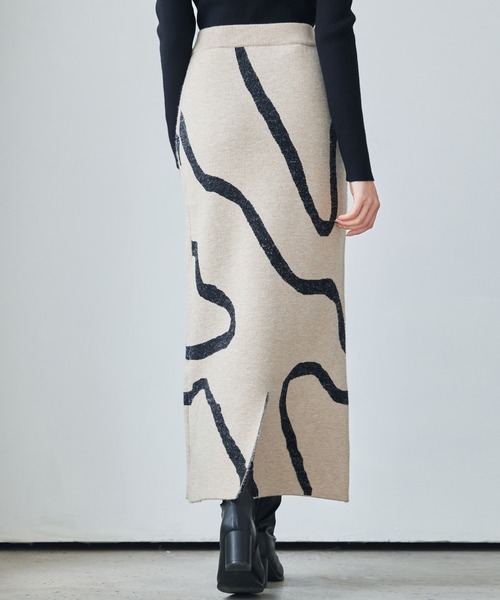 セール】ジャガード編み裏ファーゼブラ柄ミディ丈ニットスカート