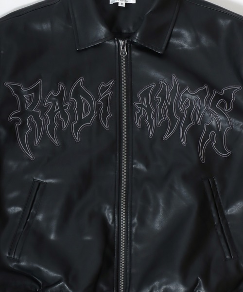 Salong hameu(サロン ハミュー)の「グランジテイストなトライバルロゴ刺繍 フェイクレザーブルゾンジャケット メンズ レディース ユニセックス(スタジャン・メンズ・ブラック・M/L/XL)」の5枚目の写真