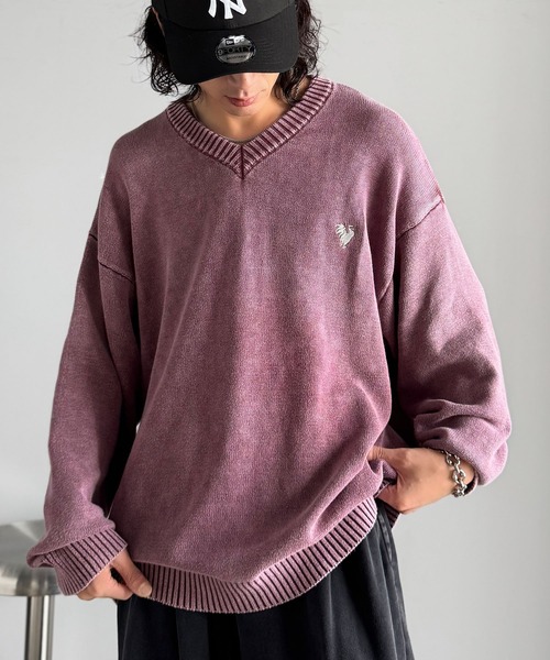 Classical Origin(クラシカルオリジン)の「「垢抜け確定。」綿100%刺繍入りピグメント加工オーバーサイズVネックセーター/Pigment-Dyed 100% Cotton Embroidered V-Neck Sweater(ニット/セーター・メンズ・ブルー/ブラック/ブラウン/ボルドー・LARGE/MEDIUM/SMALL)」の4枚目の写真