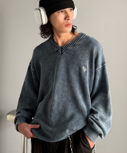 Classical Origin(クラシカルオリジン)の「「垢抜け確定。」綿100%刺繍入りピグメント加工オーバーサイズVネックセーター/Pigment-Dyed 100% Cotton Embroidered V-Neck Sweater(ニット/セーター・メンズ・ブルー/ブラック/ブラウン/ボルドー・LARGE/MEDIUM/SMALL)」の19枚目の写真